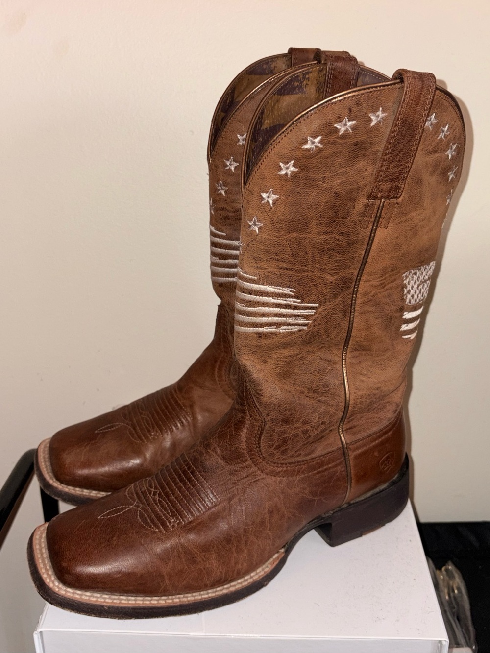 Ariat womens western boots - size 9